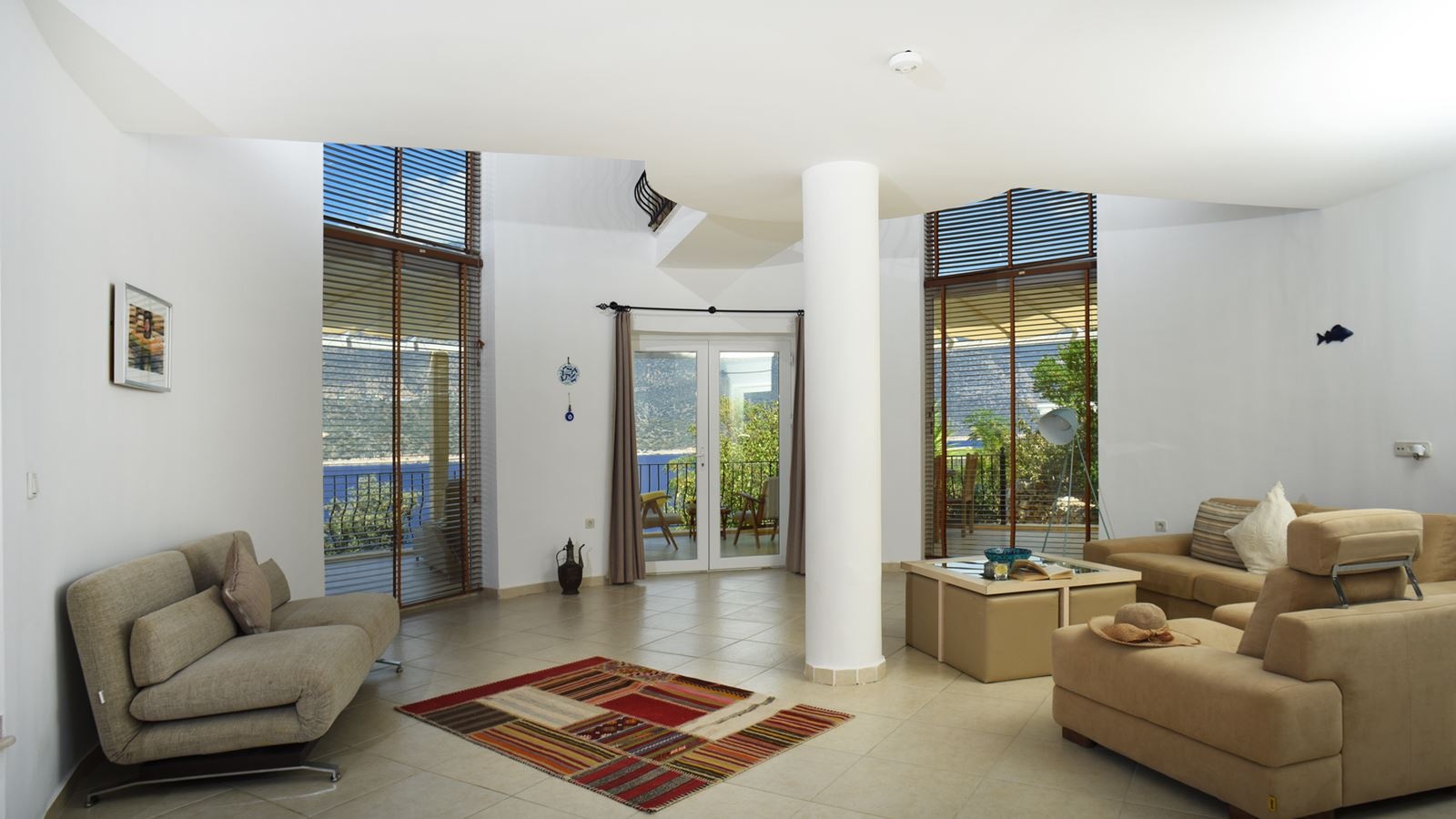 rooms-waterfront-pool-villa