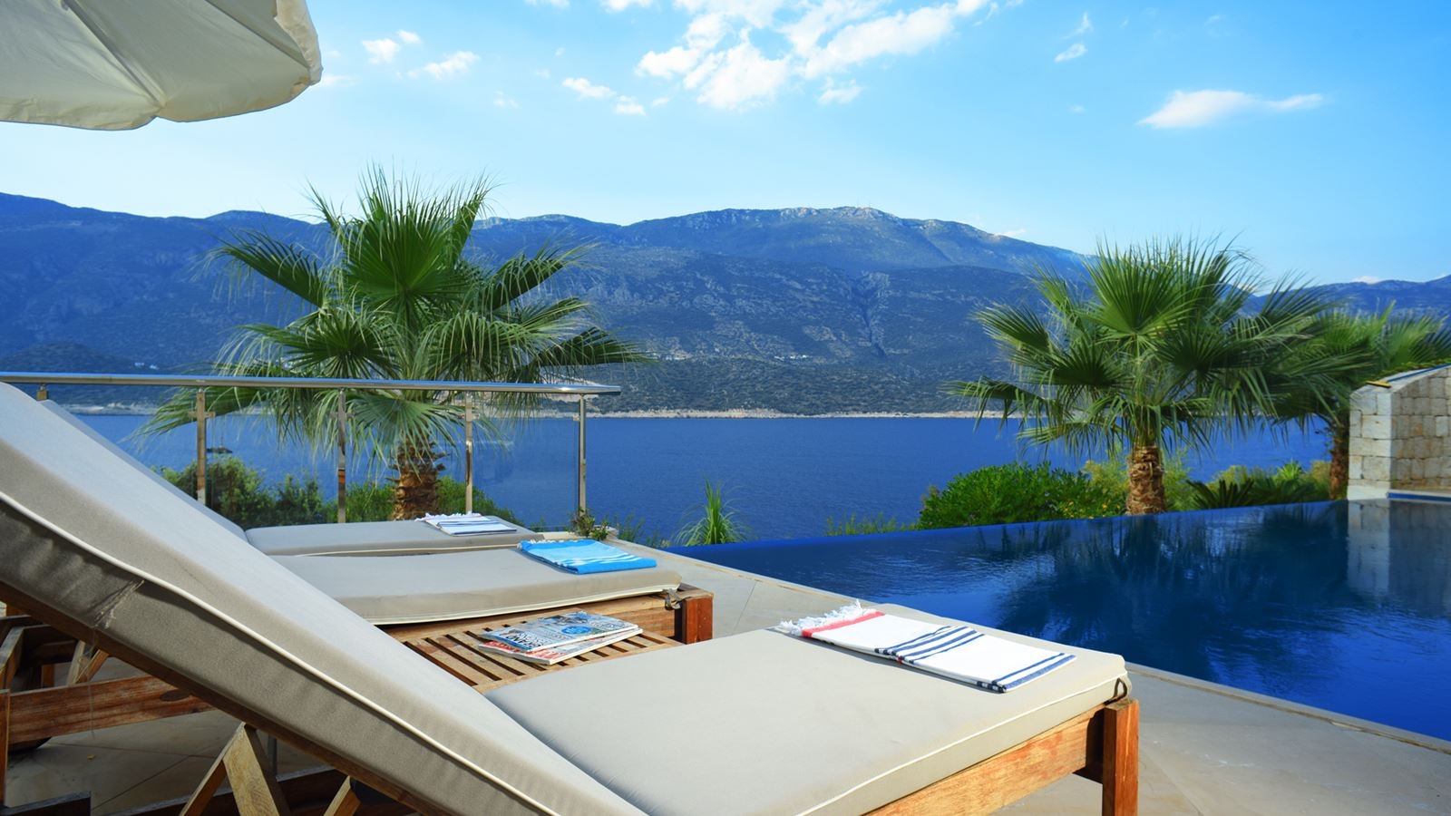 rooms-the-pool-house