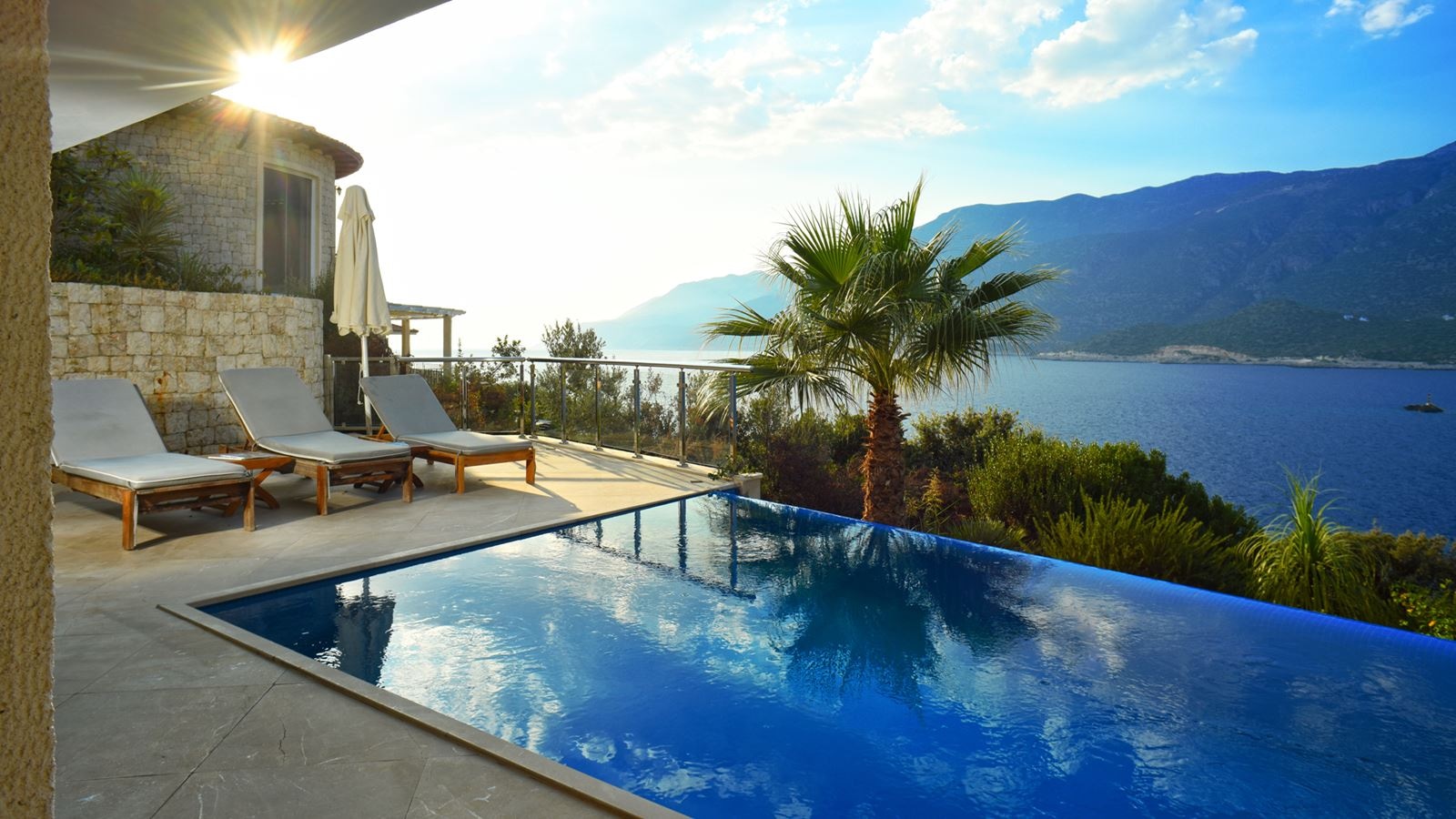 rooms-the-pool-house