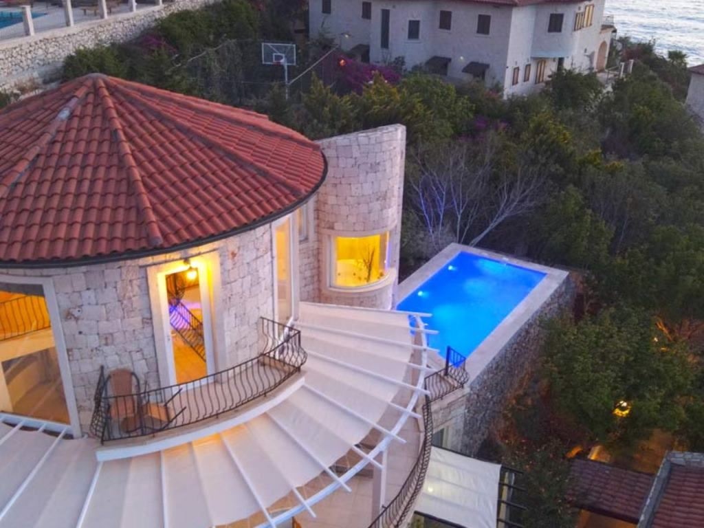 rooms-waterfront-pool-villa