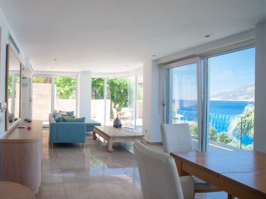 rooms-the-pool-house