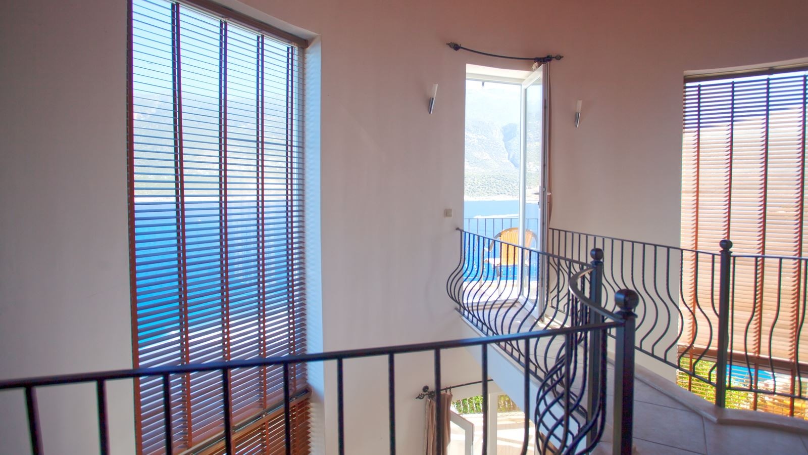 rooms-waterfront-mini-pool-suite