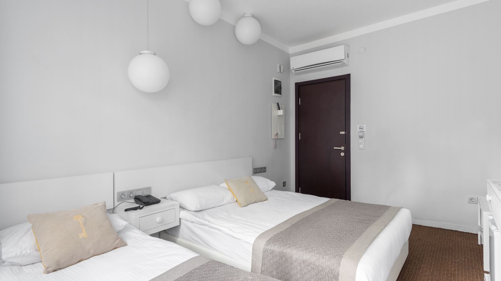 rooms-economy-room