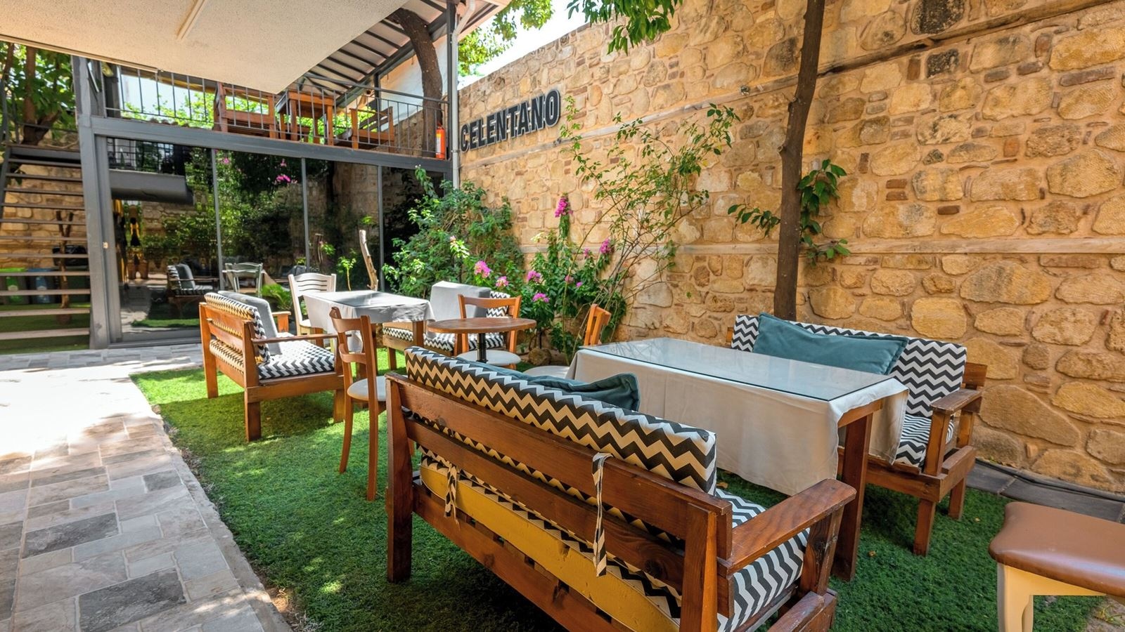 restaurants-restaurants