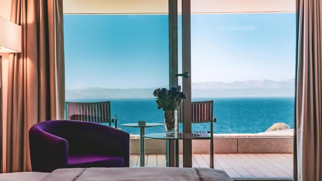 rooms-deluxe-room-seaview-with-balcony