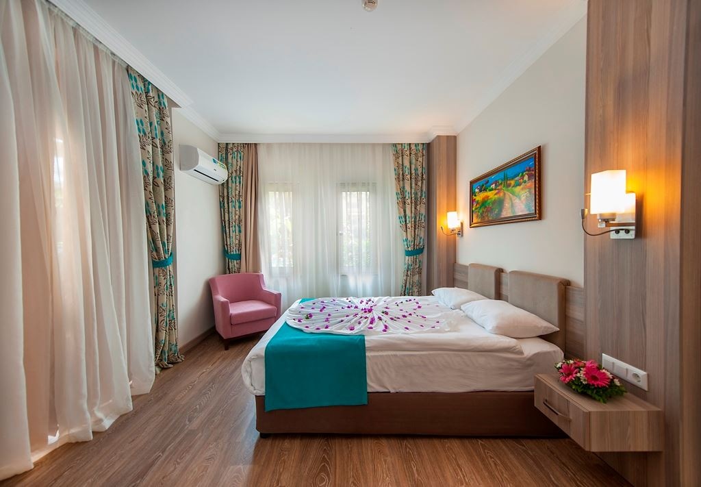 rooms-standard-room-land-view