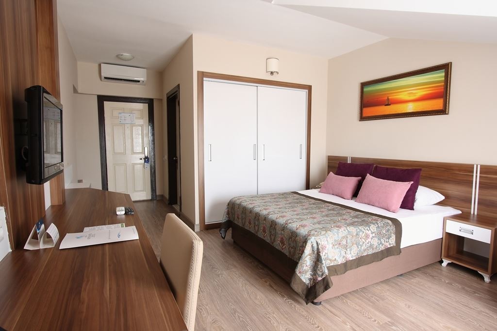 rooms-standard-room-aquapark-view