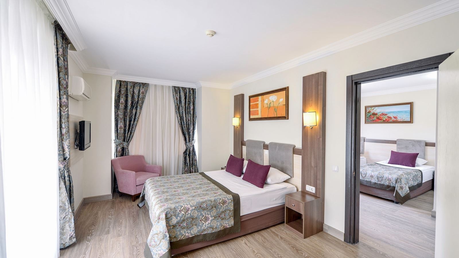 rooms-family-room-land-view