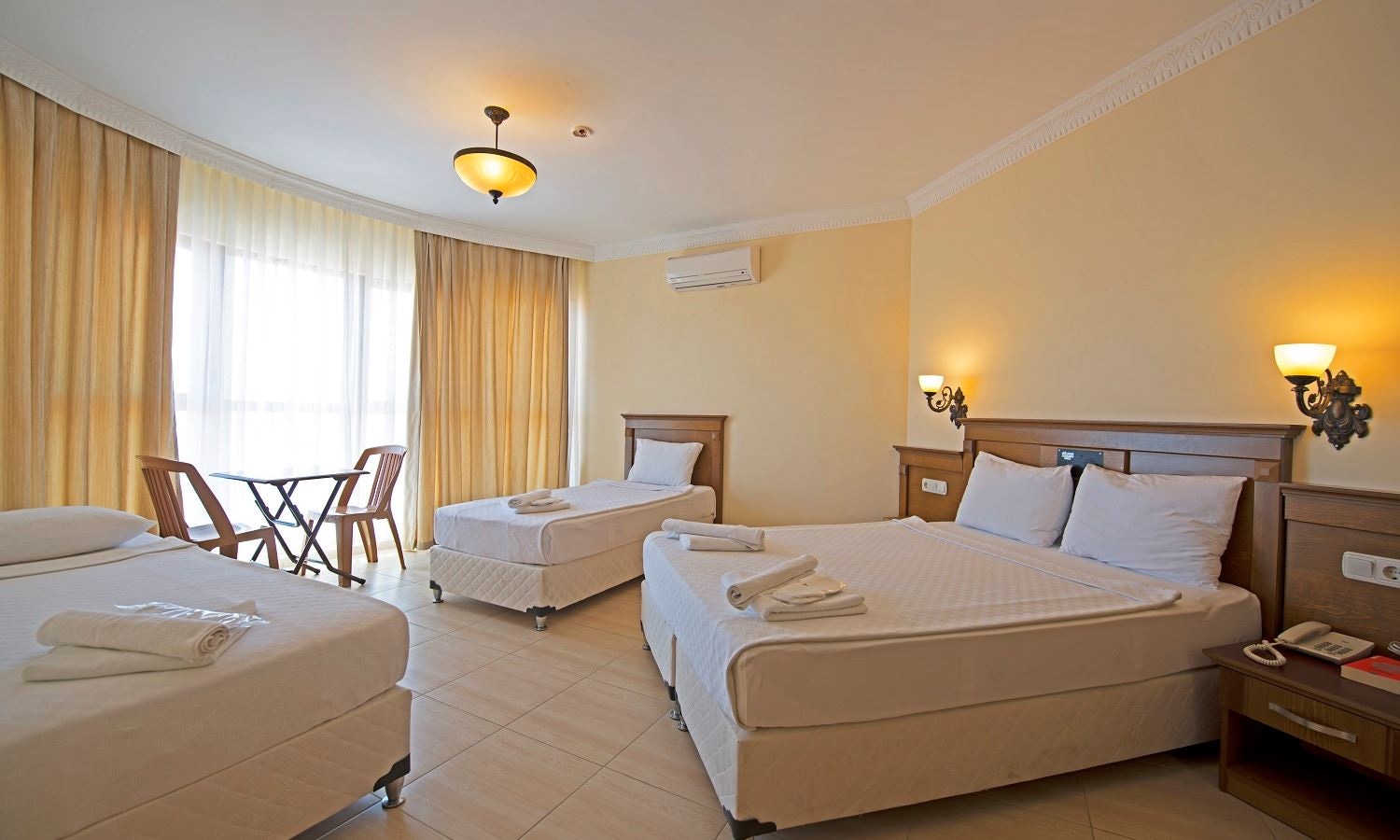 rooms-family-room-one-bedroom