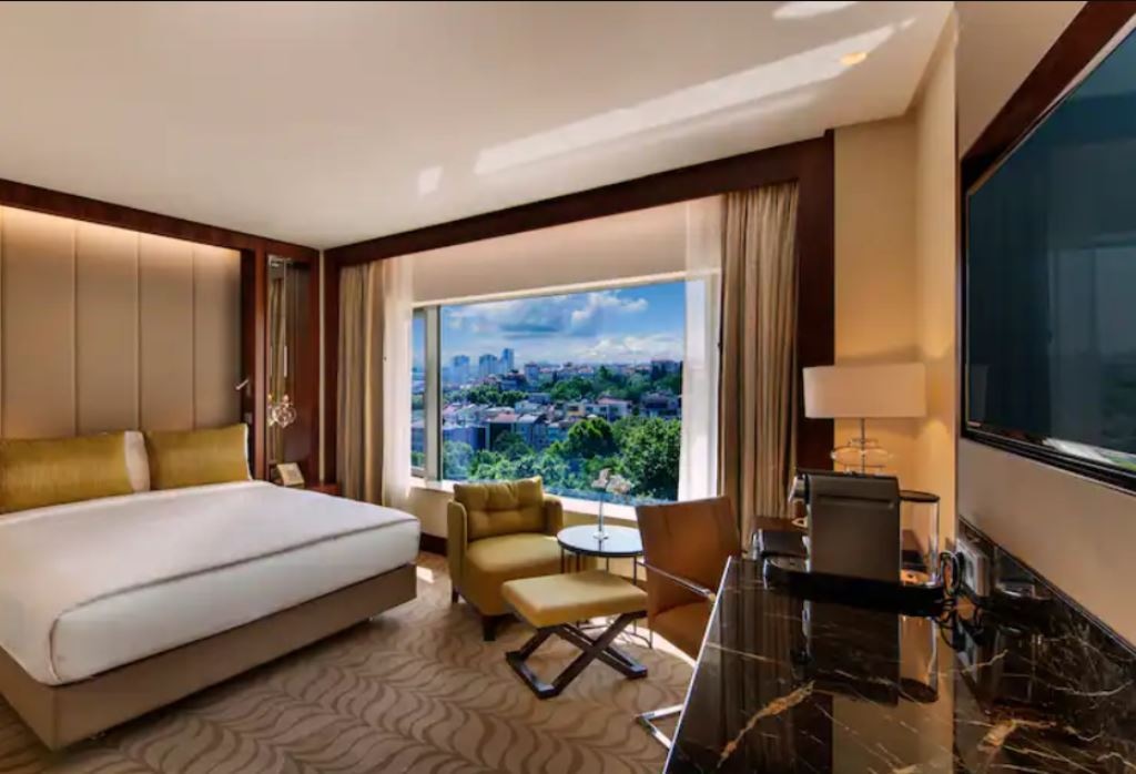 rooms-family-suite-city-view