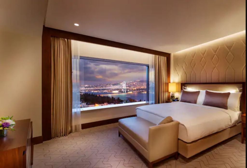 rooms-bosphorus-suite-with-kitchen