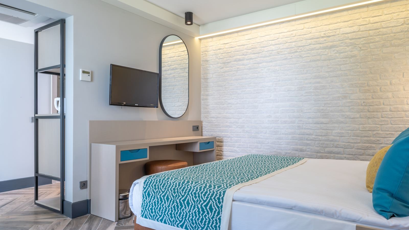 rooms-front-quadro-room