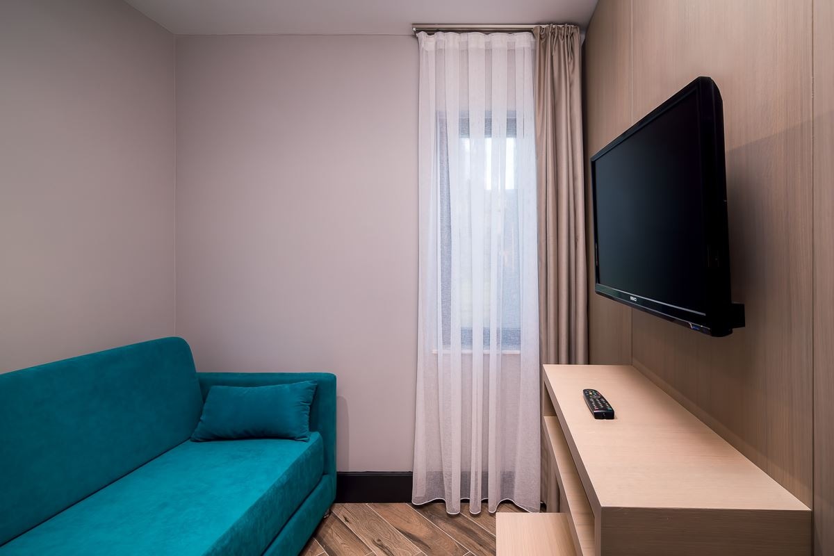 rooms-middle-yard-quadro-room