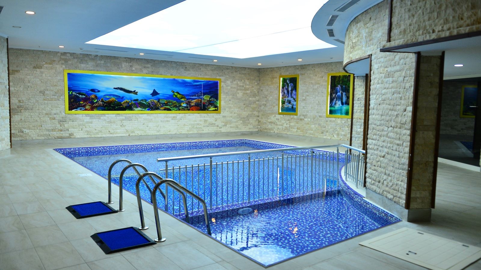 pools-indoor-pool