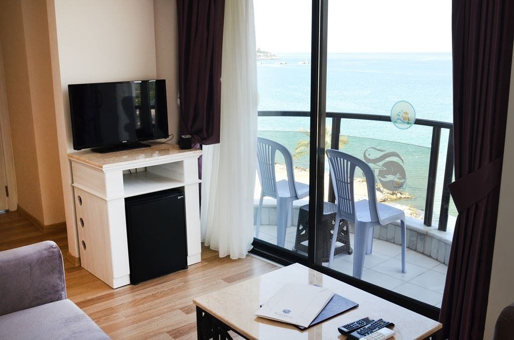 rooms-room-standard-seaview-balcony-or-terrace