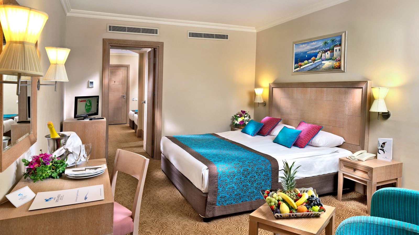 rooms-family-room-land-view