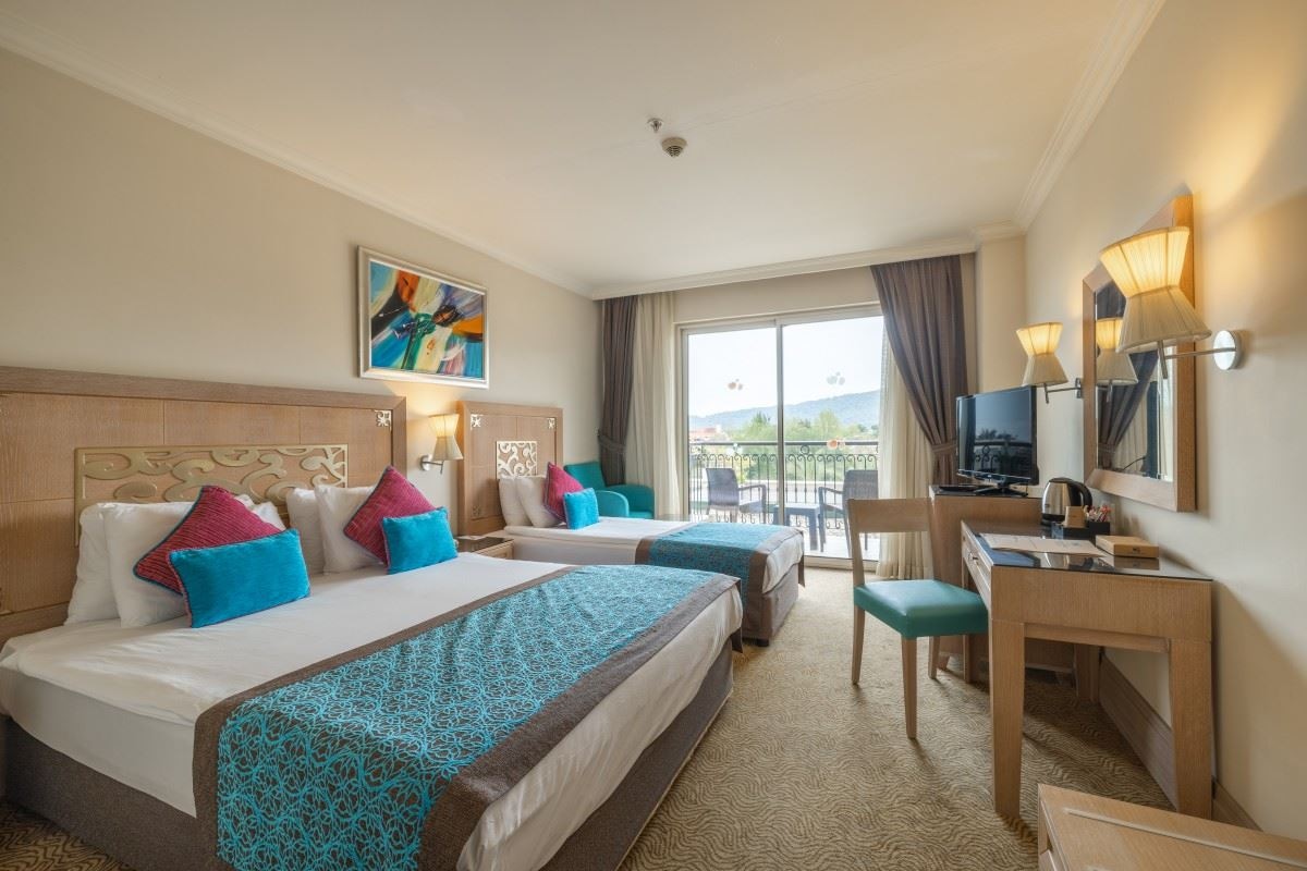 rooms-standard-room-side-sea-view