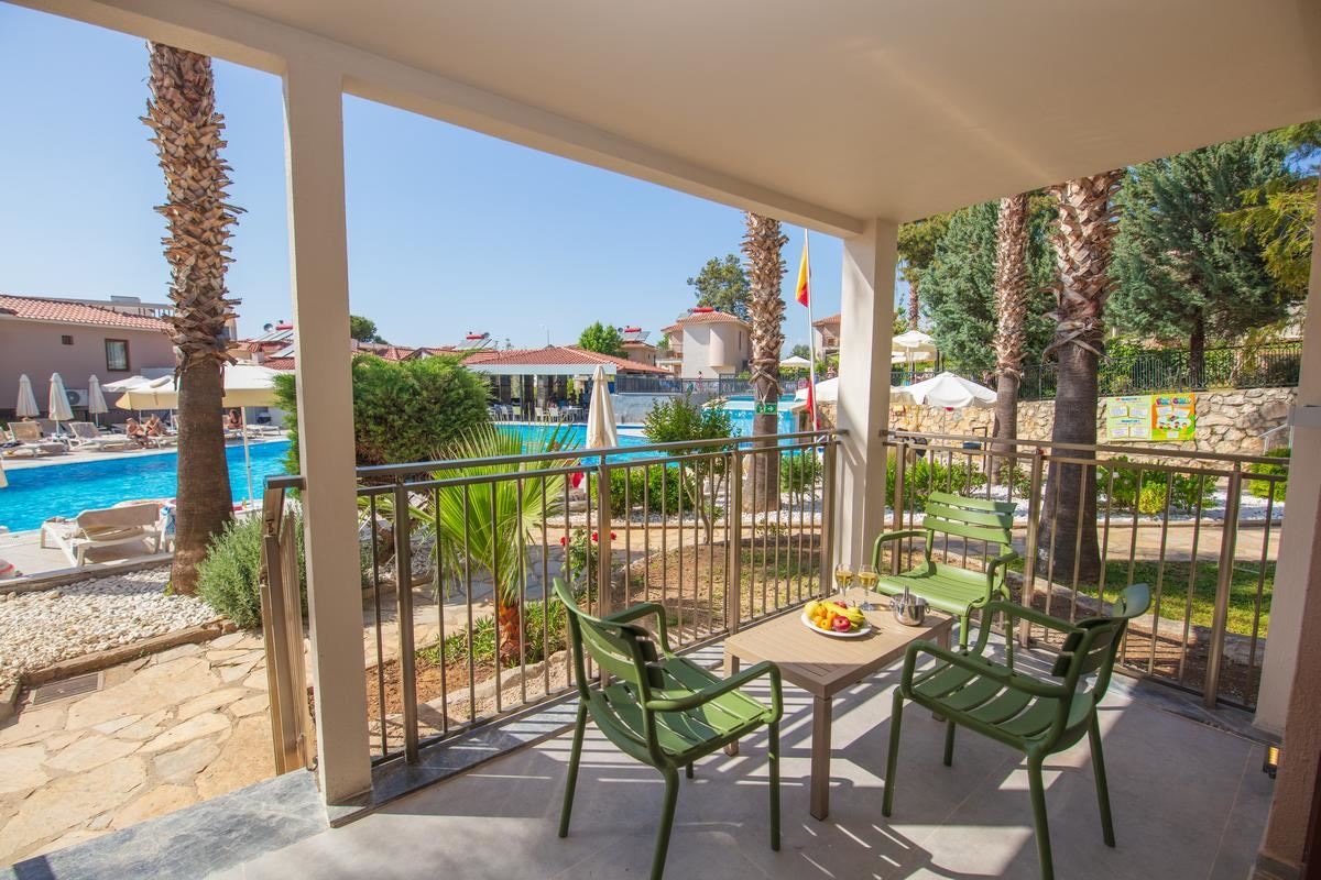 rooms-superior-room-with-terrace-garden