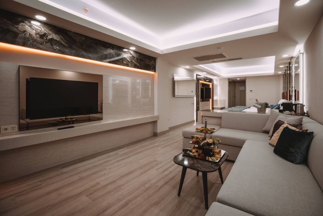 rooms-standard-deluxe-room-with-balcony