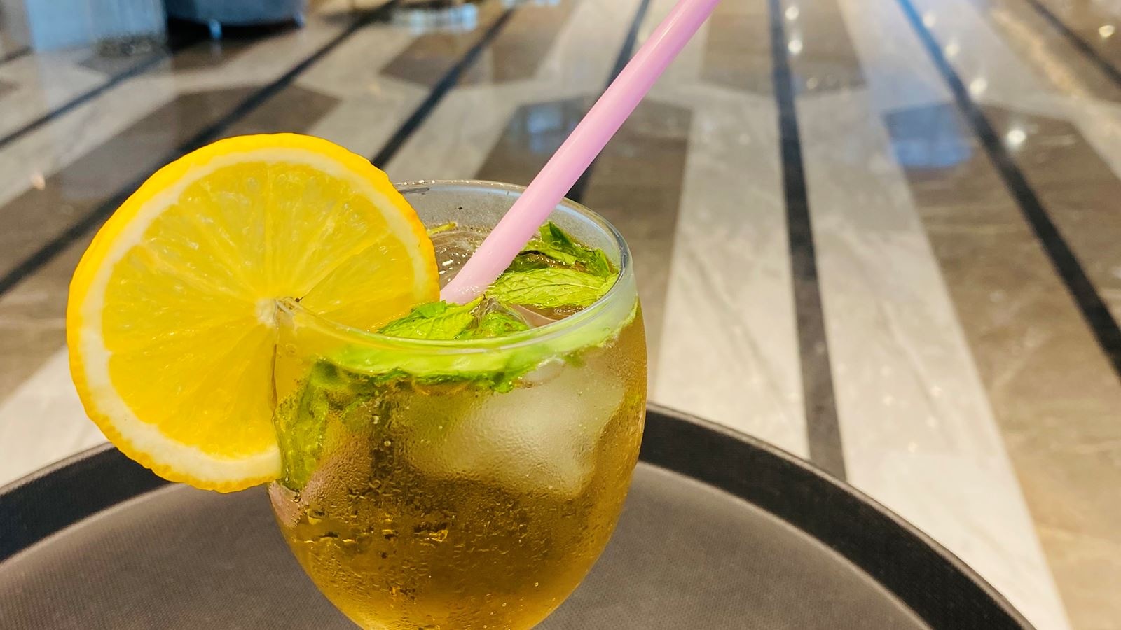 bars-be-mine-lobby-bar