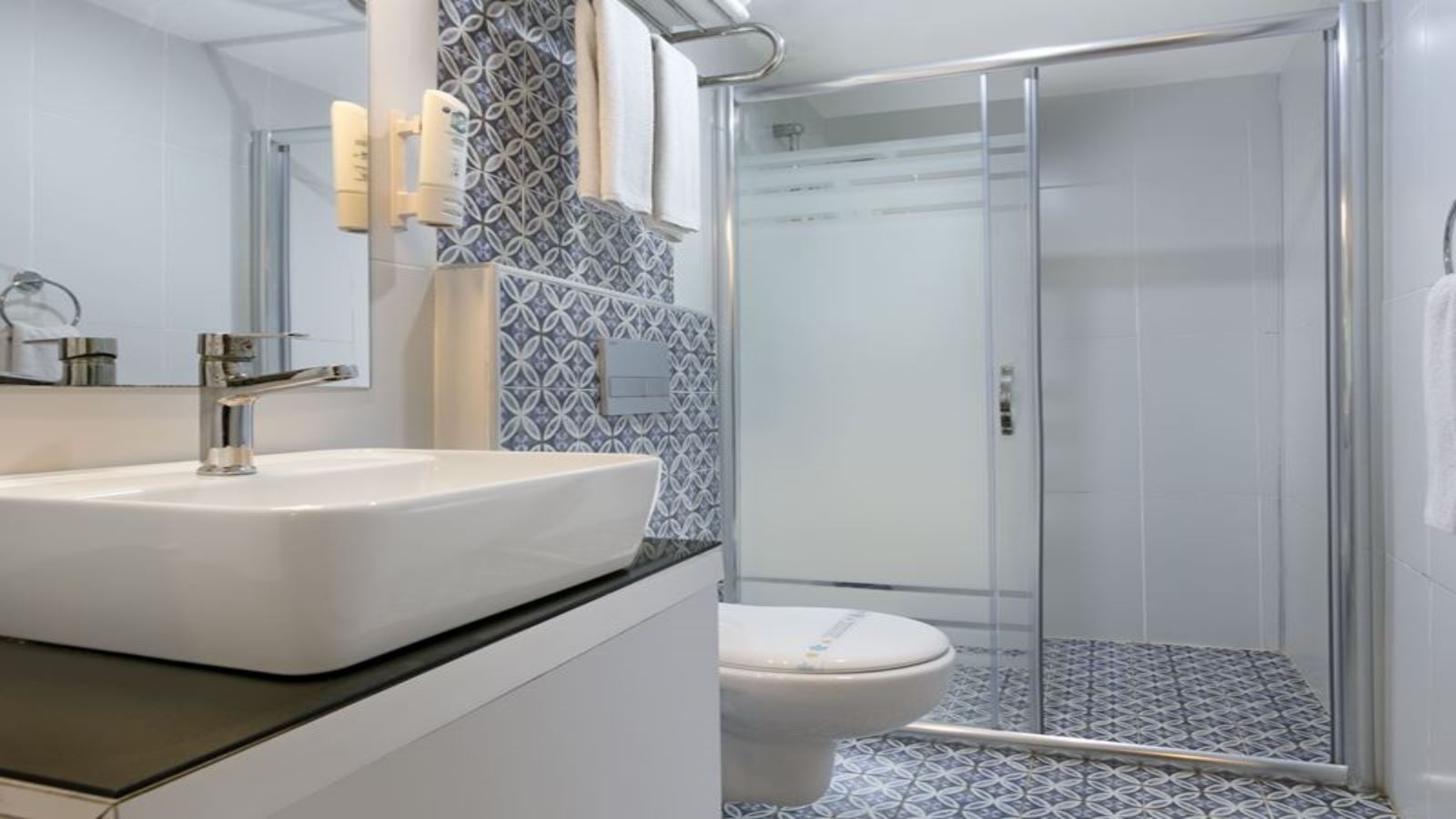 rooms-standard-room