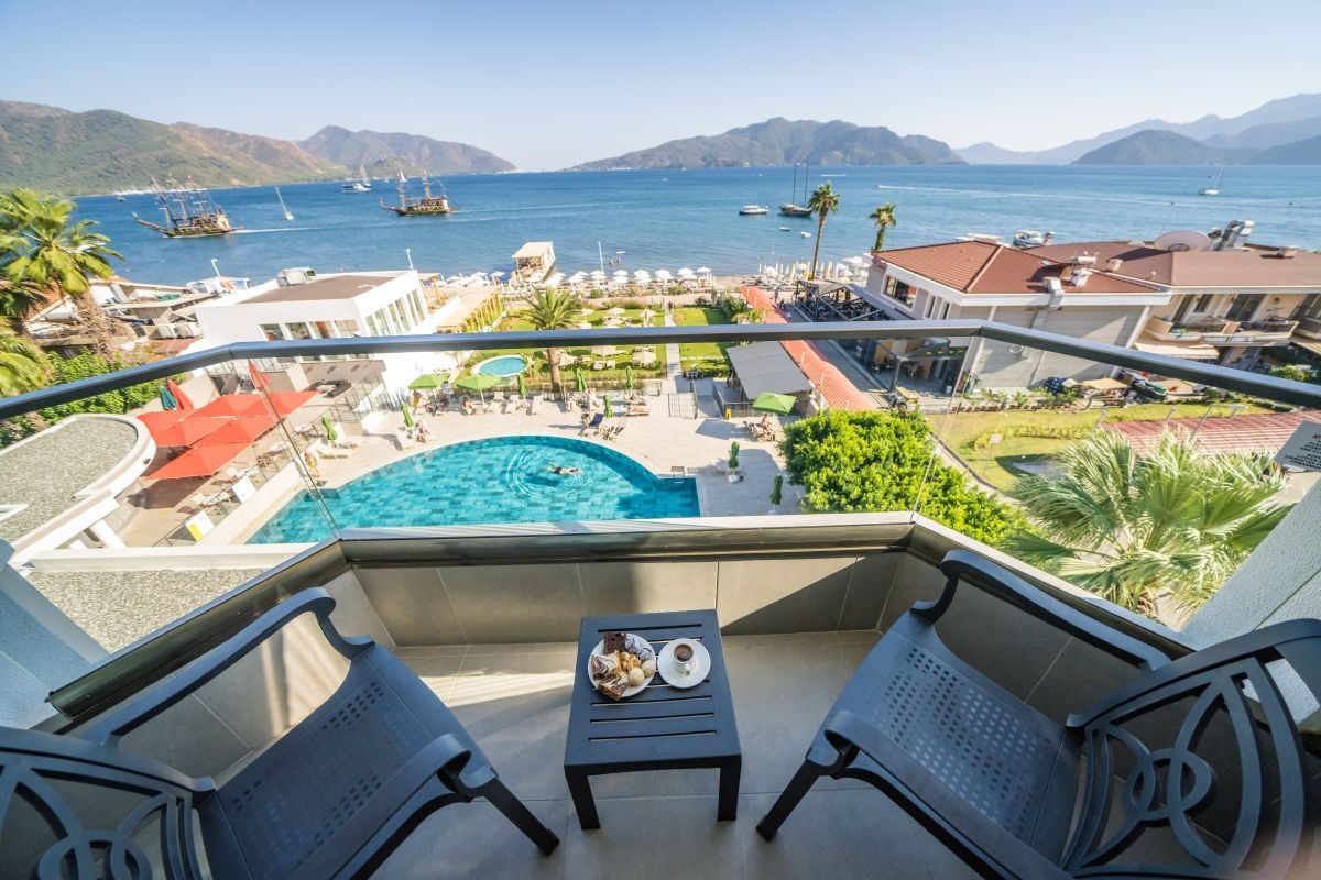 rooms-corner-sea-view