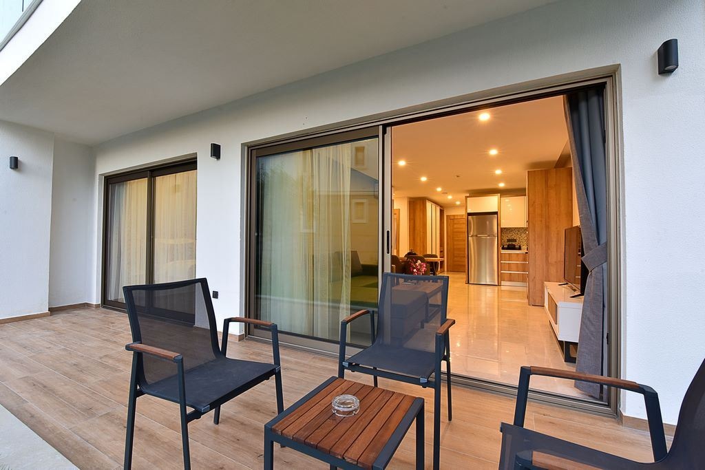 rooms-two-bedroom-apartmentgarden-or-pool-view