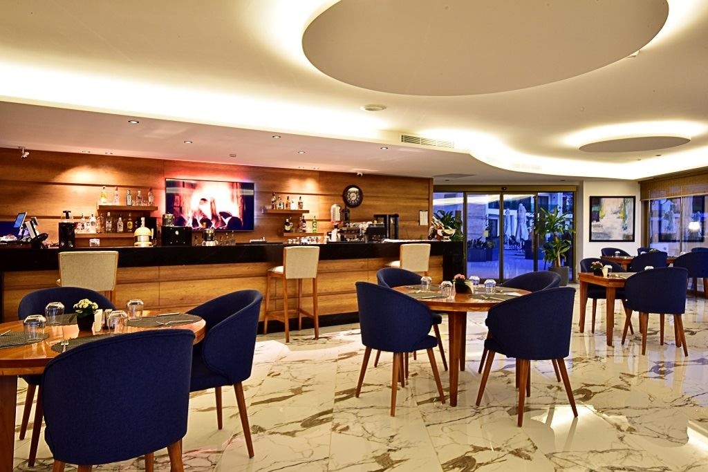 restaurants-restaurant