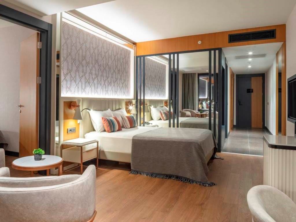 rooms-family-room-sea-view