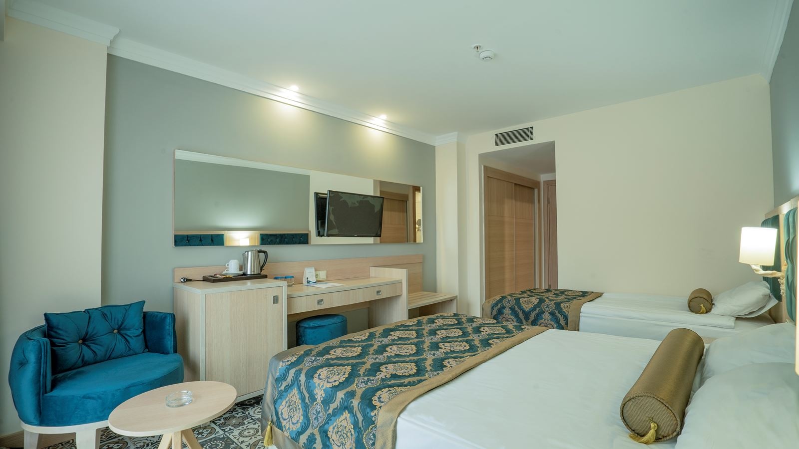 rooms-standard-room-with-balcony