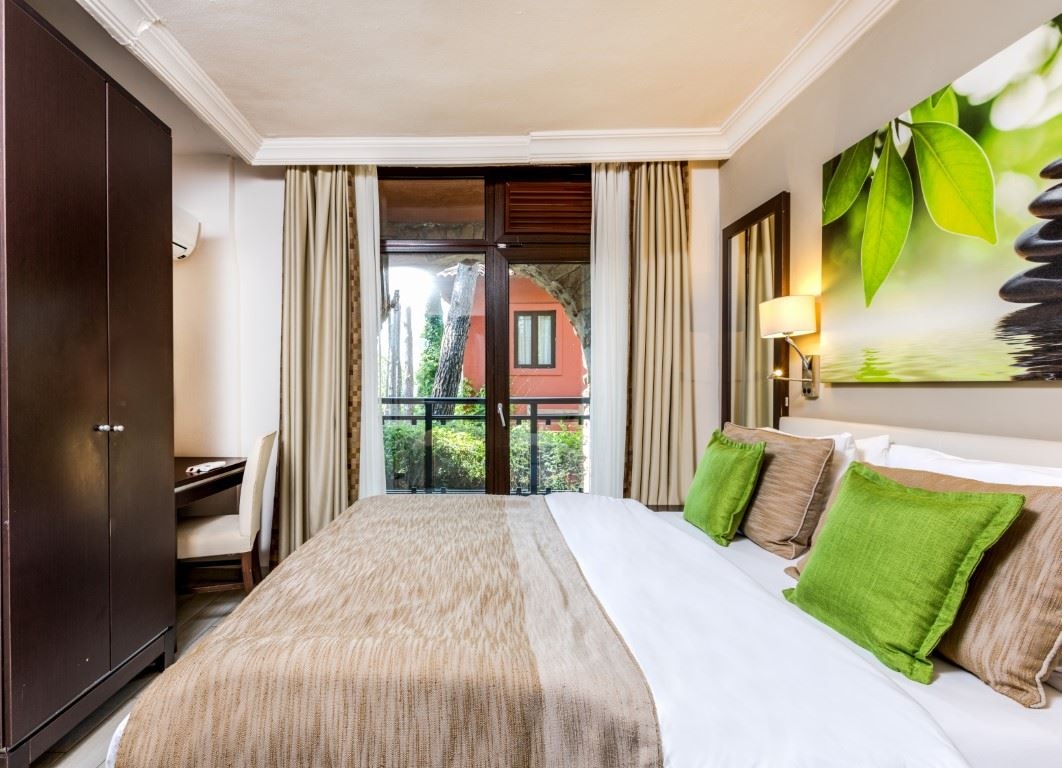 rooms-superior-suite-garden-view