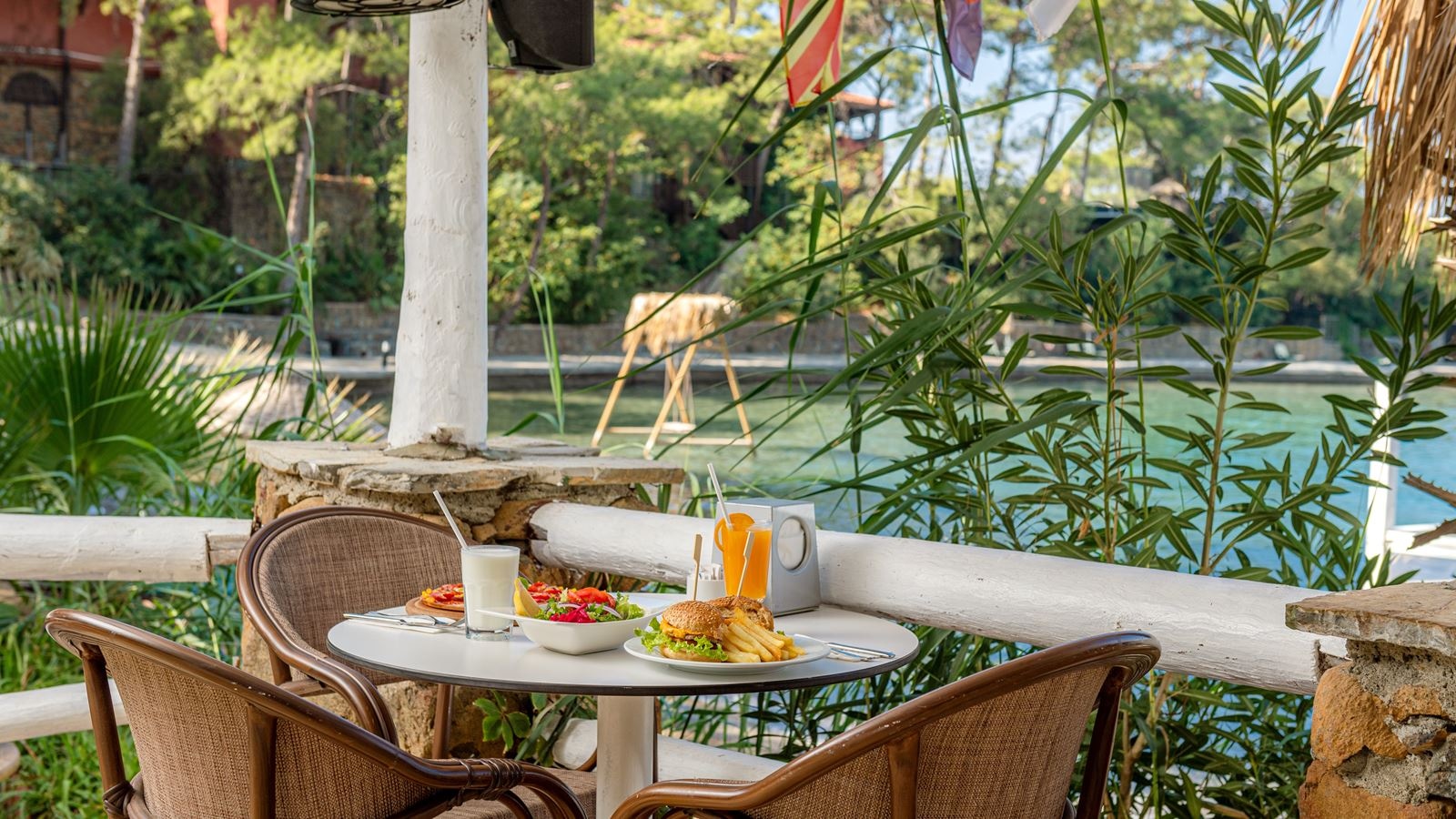 restaurants-sail-bar