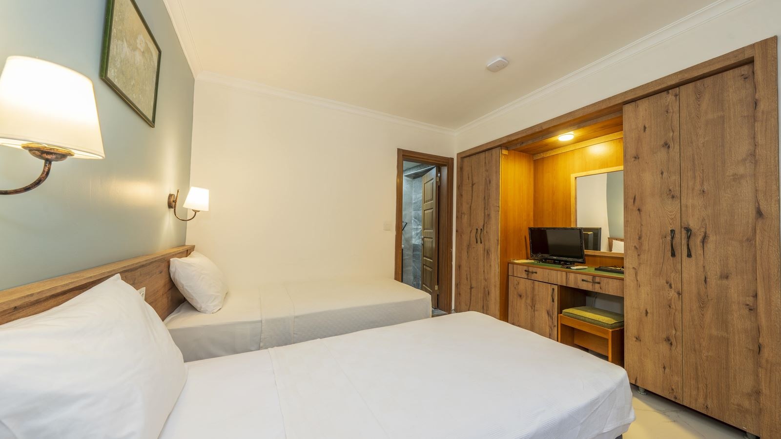 rooms-standard-room-with-balcony