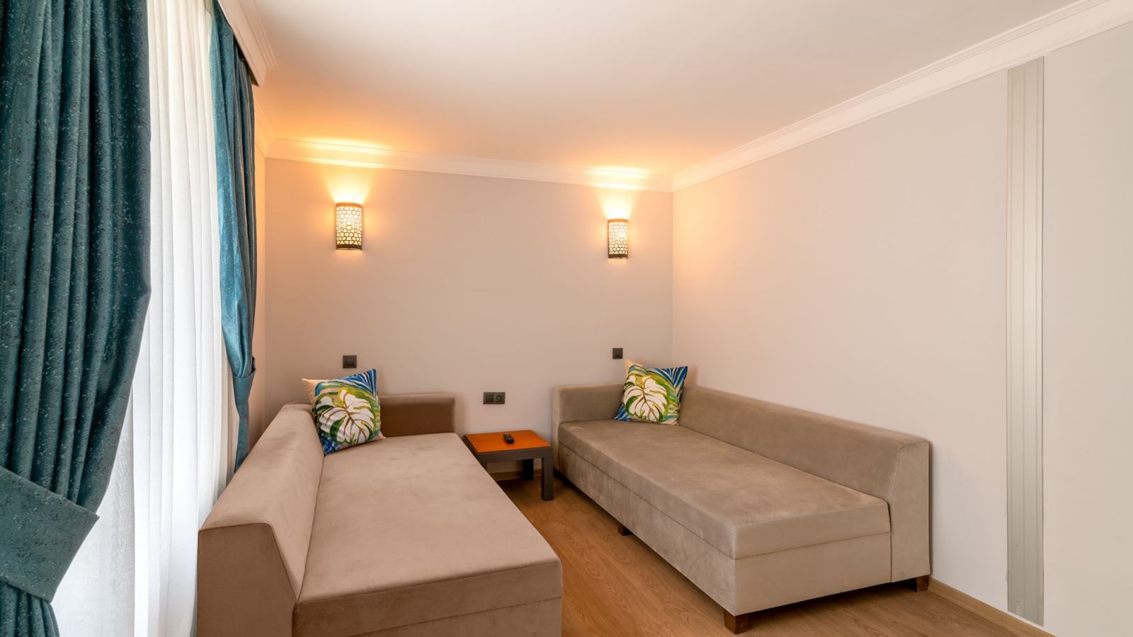 rooms-garden-family-room