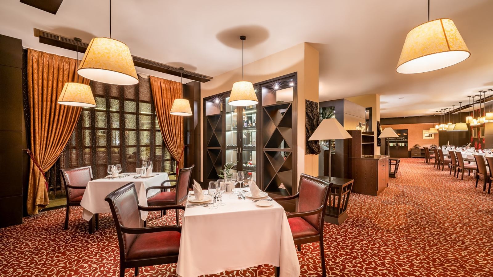 restaurants-luǎnshí-far-east-cuisine