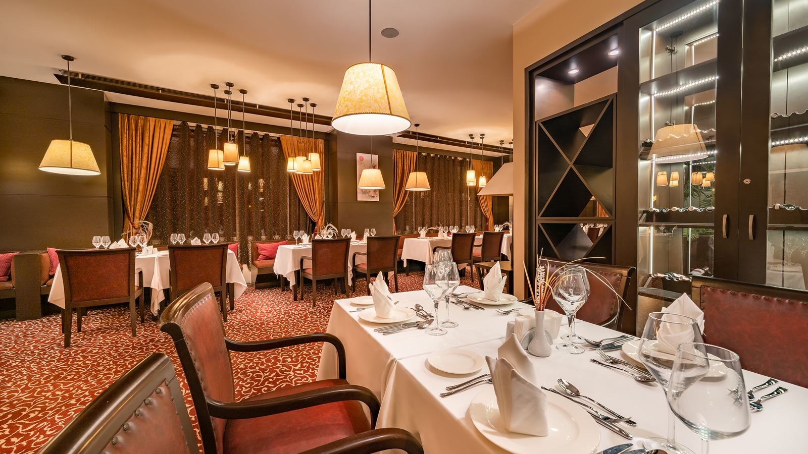 restaurants-luǎnshí-far-east-cuisine