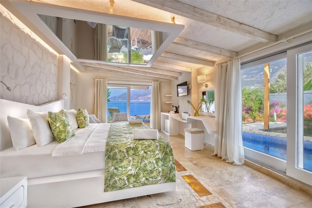 rooms-superior-room