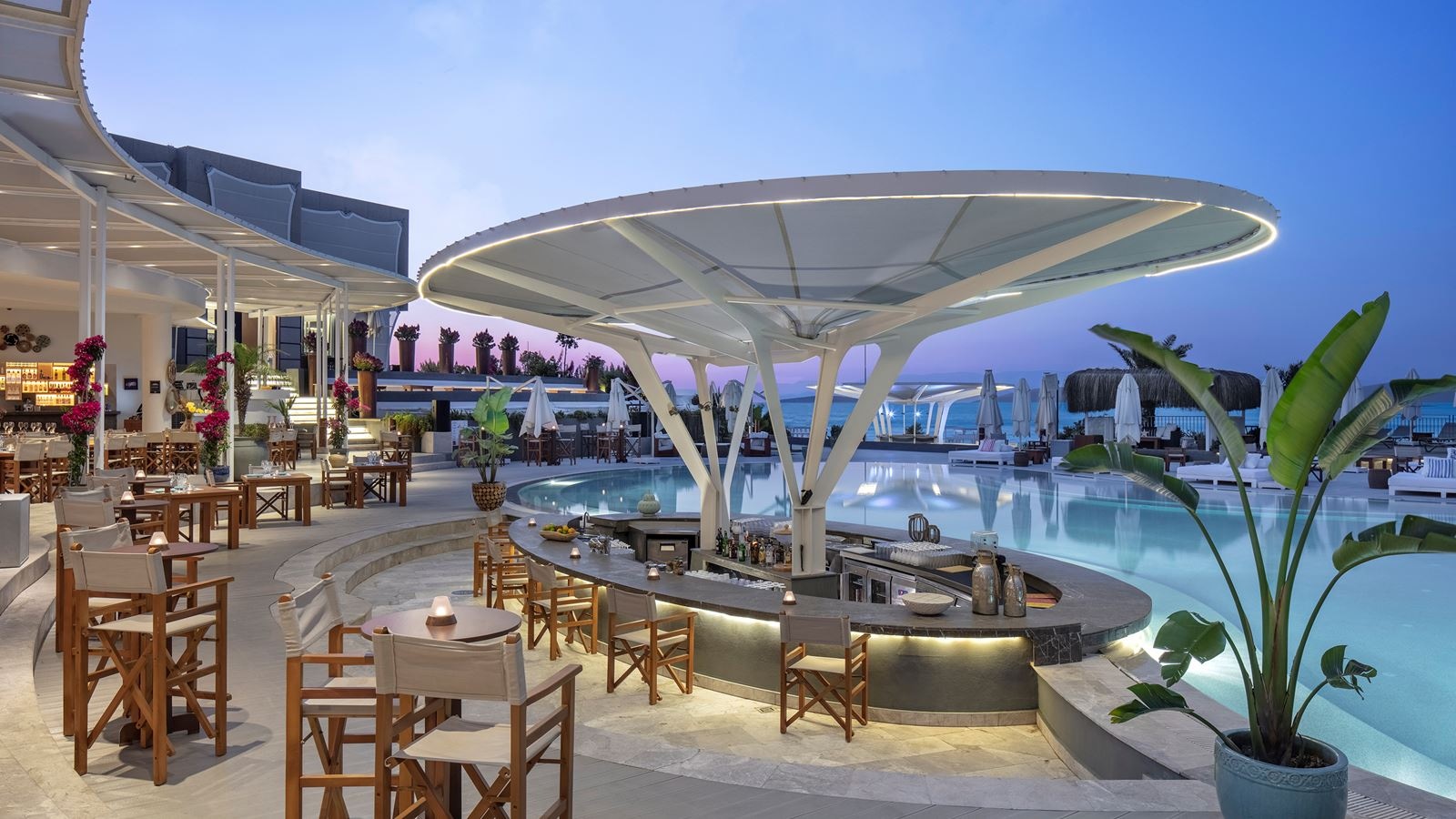 restaurants-suyah-pool-club