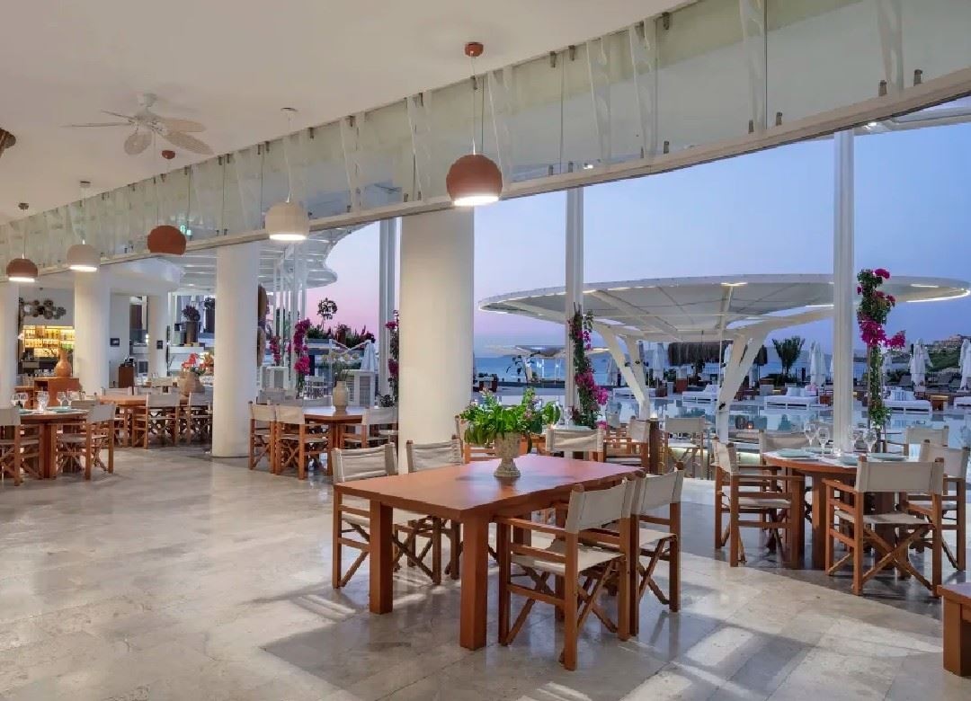 restaurants-suyah-pool-club