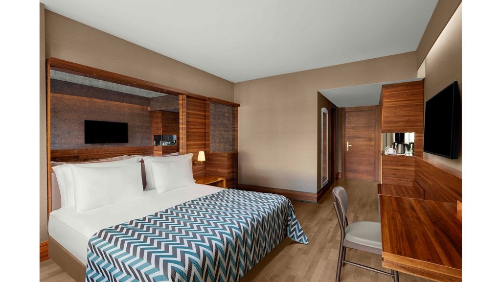 rooms-superior-room-french-balcony