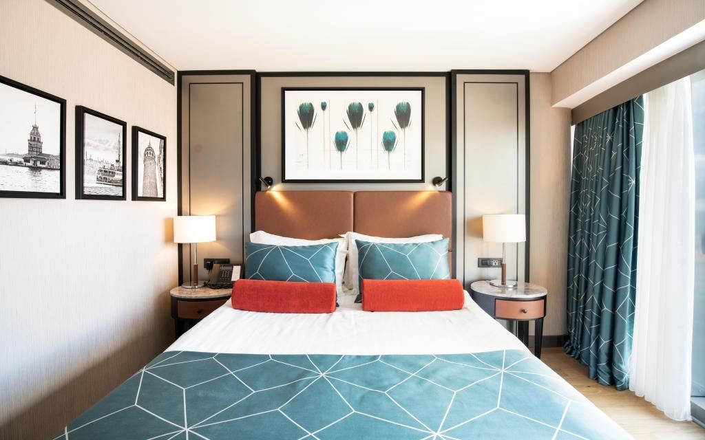 rooms-deluxe-partial-sea-view-room