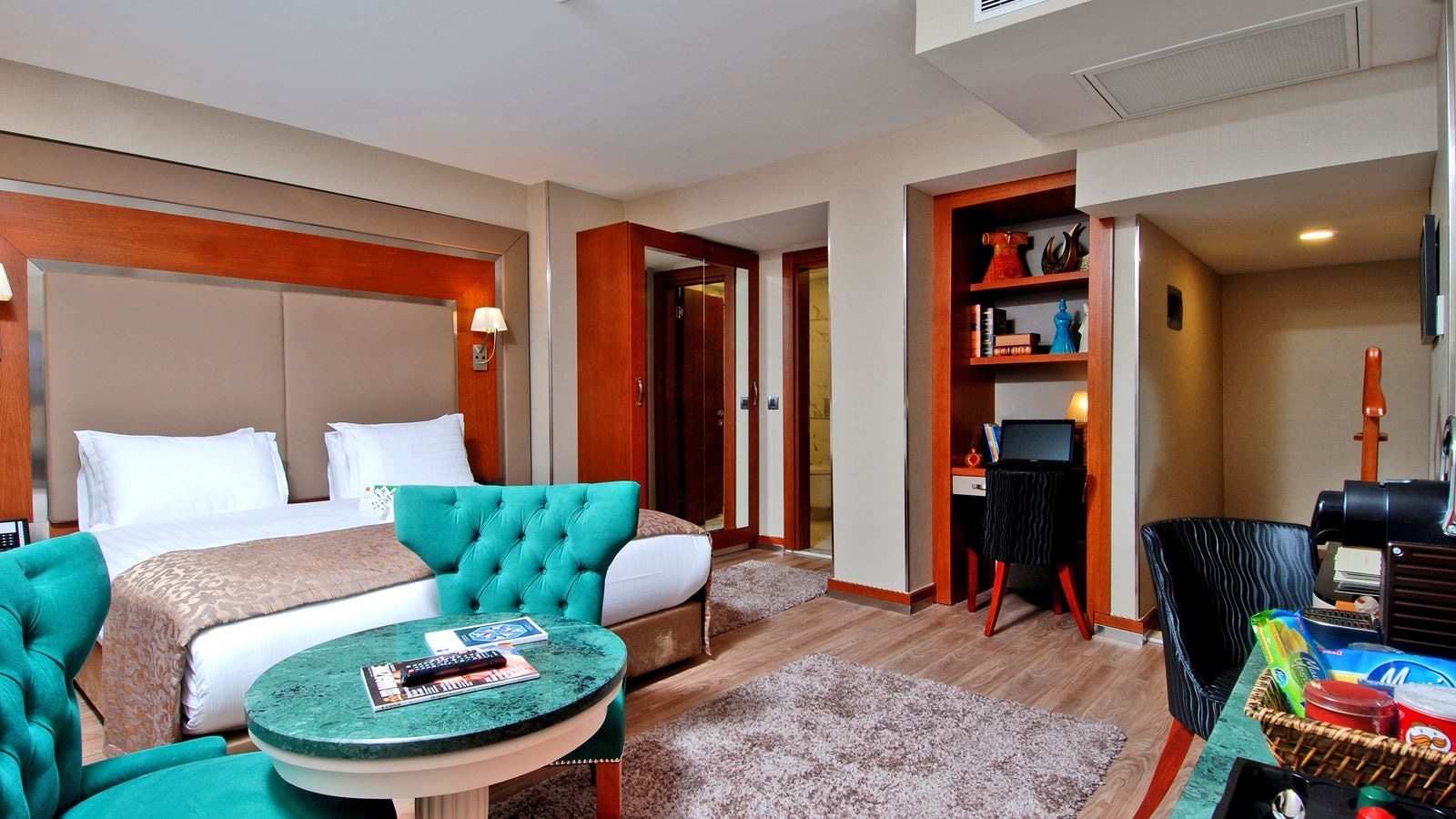 rooms-executive-suit
