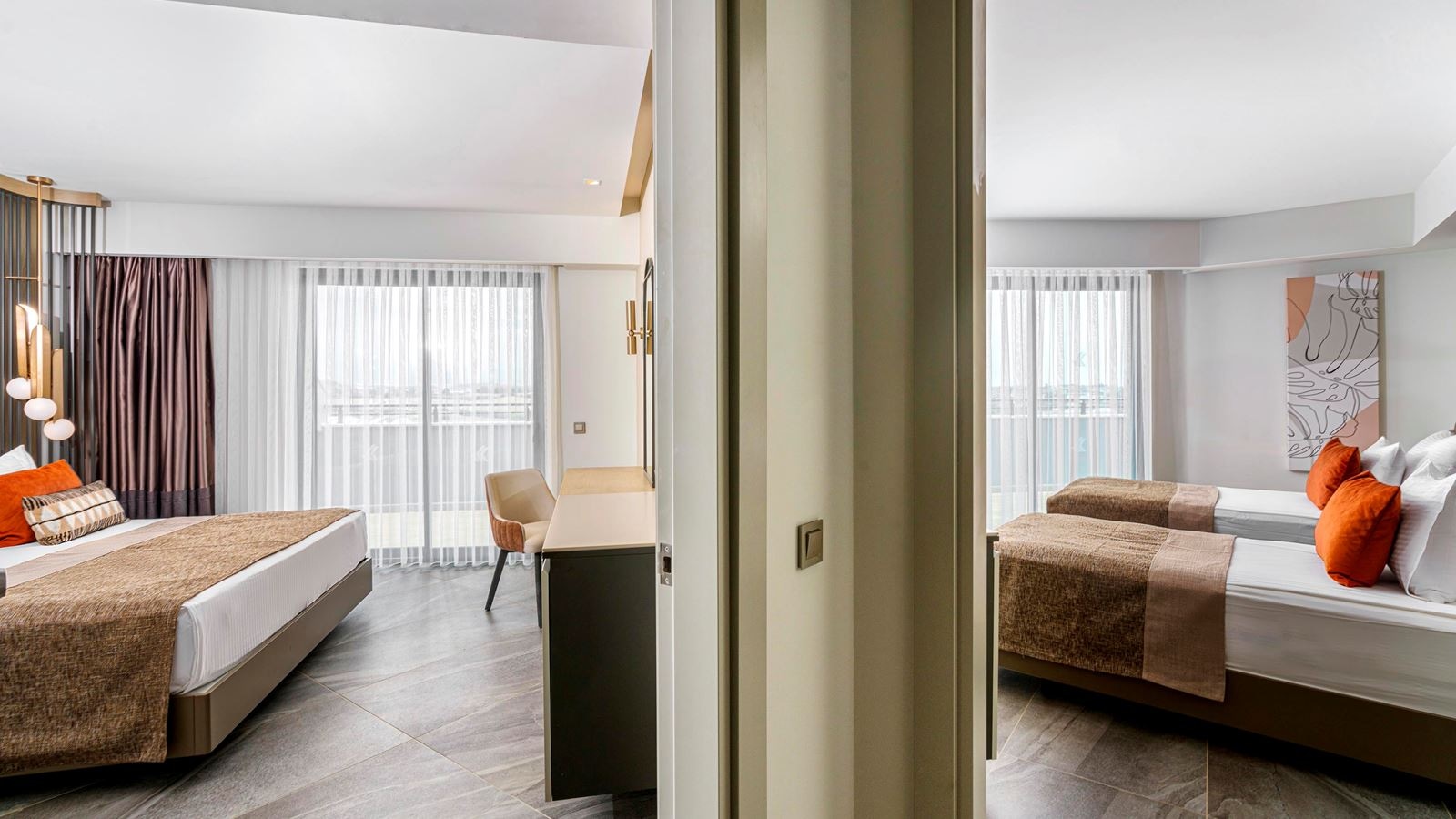 rooms-family-room-sea-view-2-bedrooms