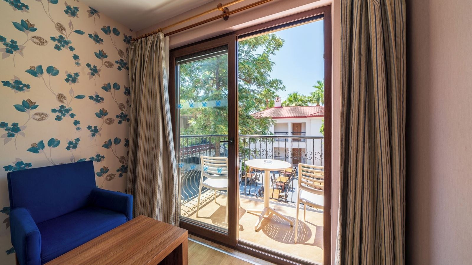 rooms-superior-triple-room