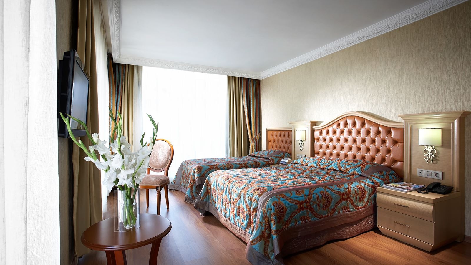 rooms-main-building--standard-room-side-sea-view-with-balcony