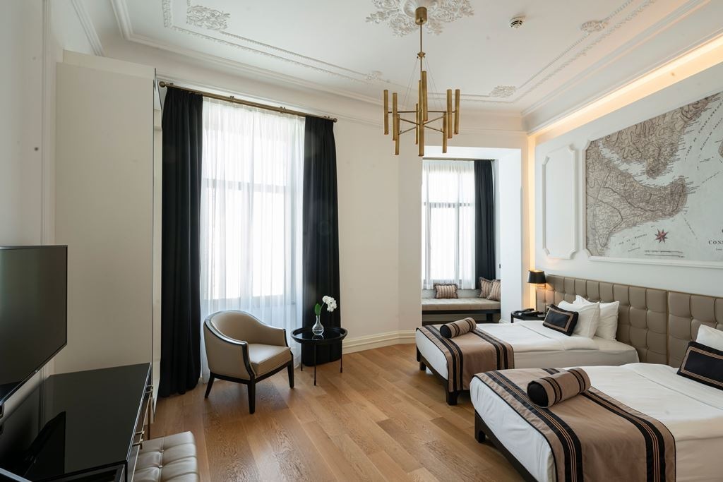 rooms-deluxe-taksim-square-view-double-room-twin