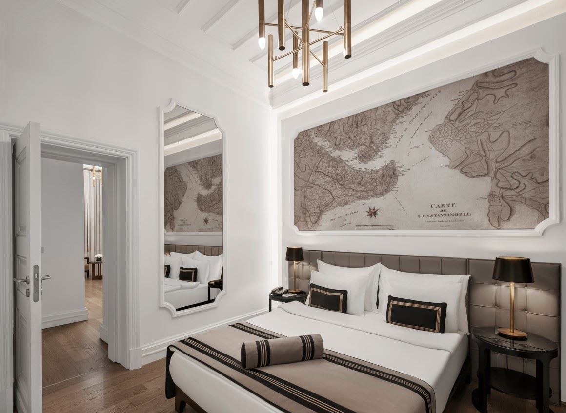 rooms-connected-family-suite-queen-bed-+-sofa