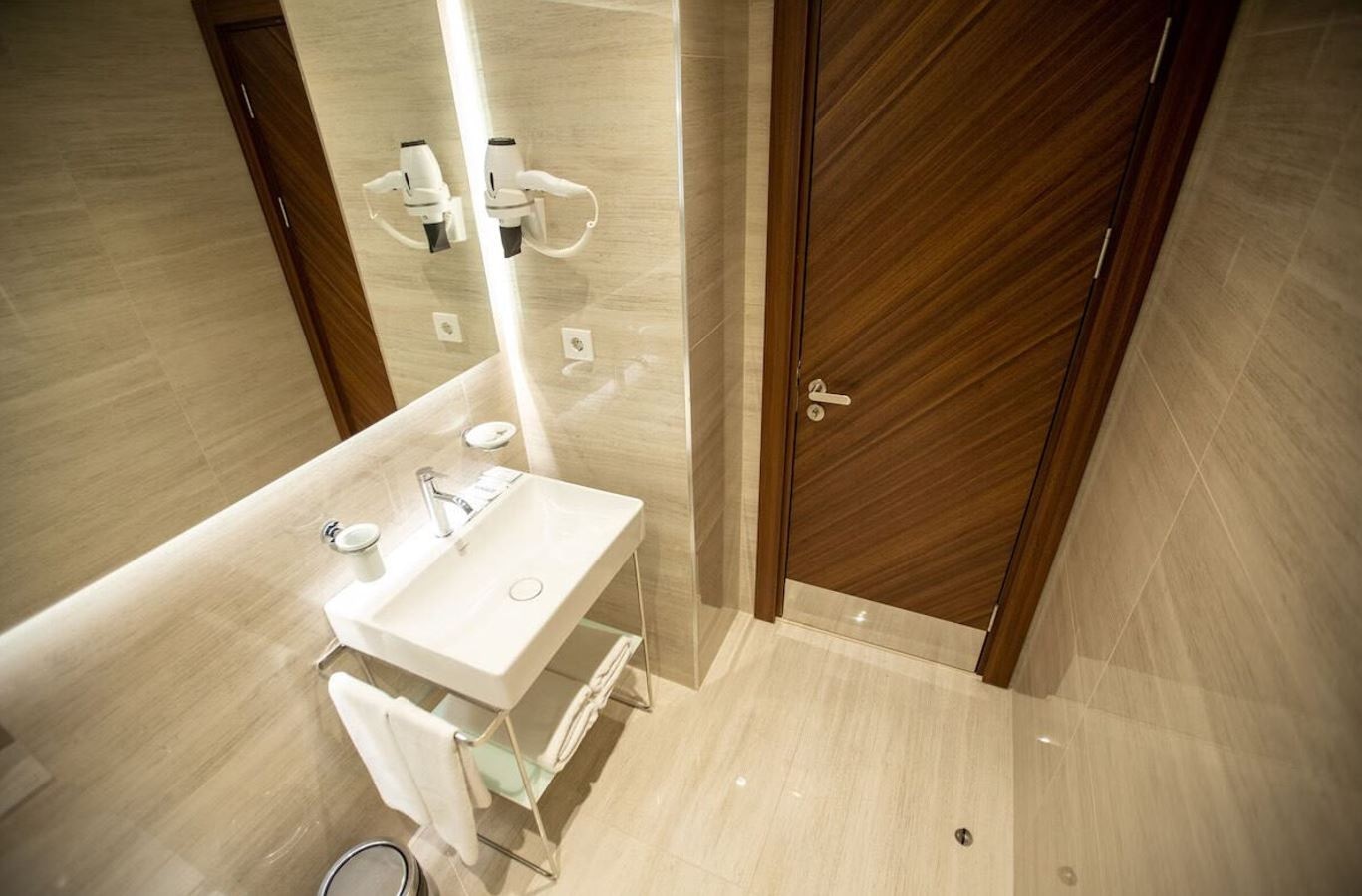 rooms-standard-double-room