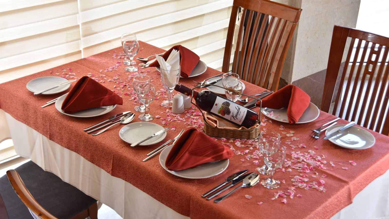 restaurants-main-restaurant