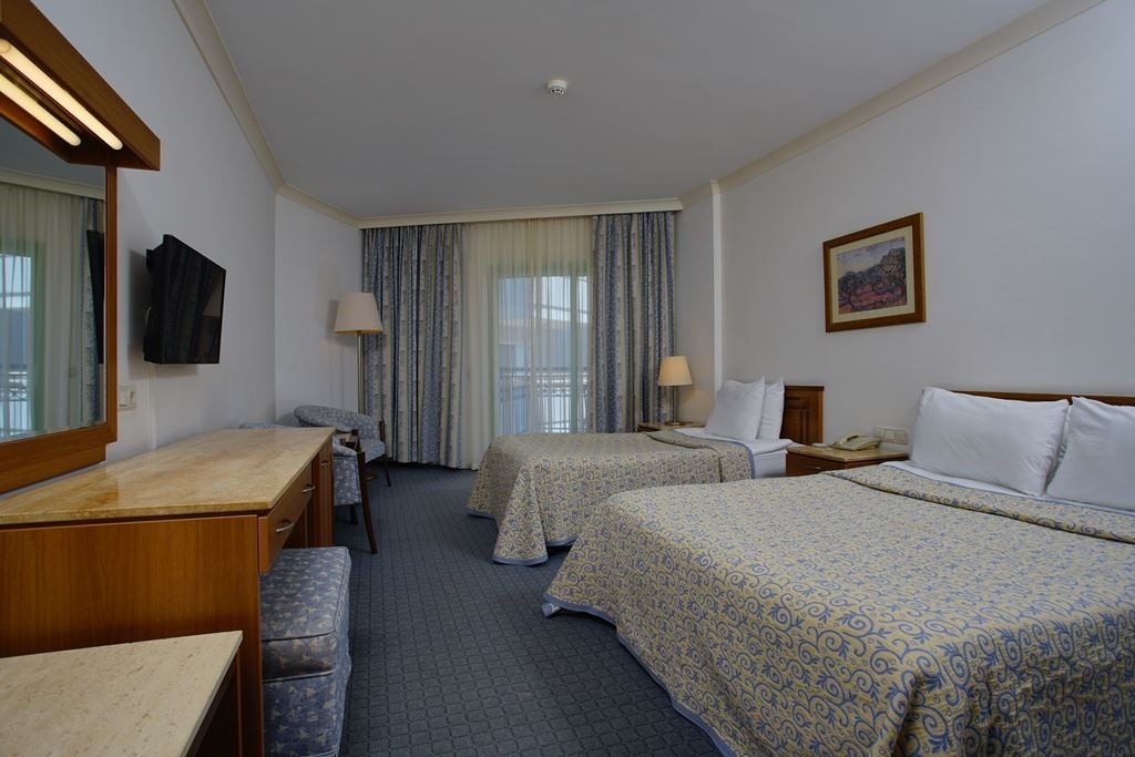 rooms-standard-room-land-view